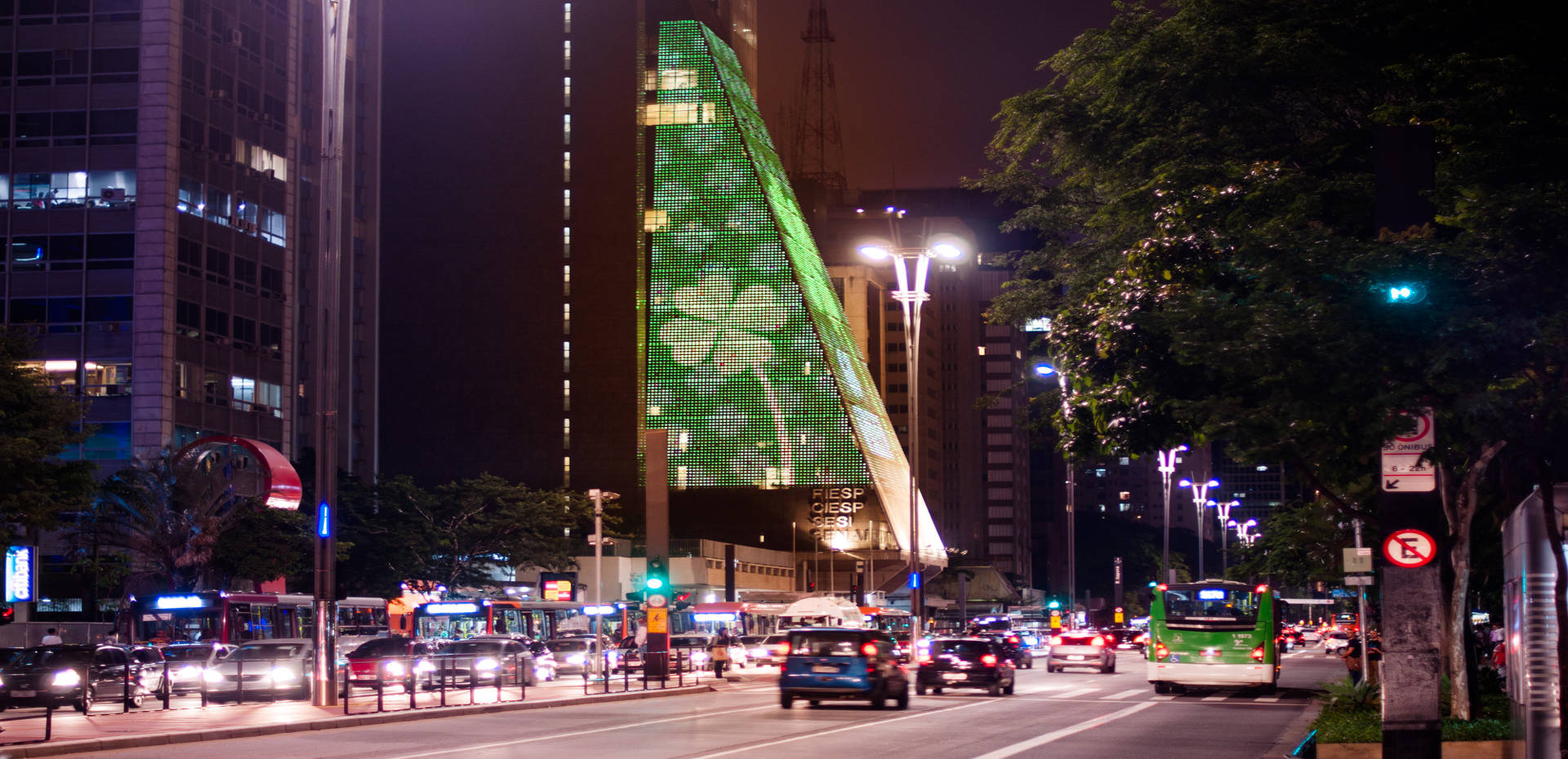 FIESP building on Avenida Paulista during St Patrick's day